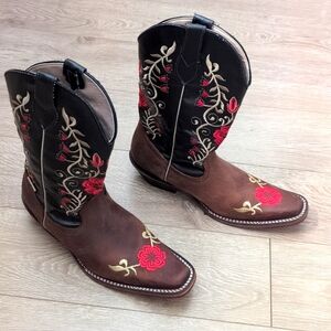 Embroidered Brown and Black Western Boots